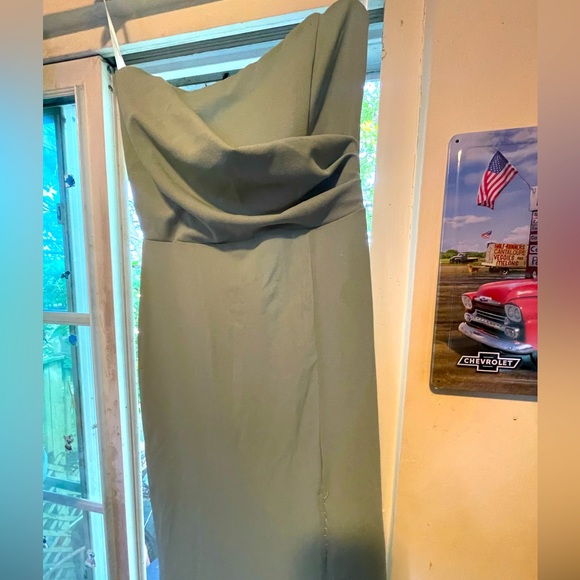 Bridesmaid dress. Used once but can be used for any occasion! Light green color - Picture 3 of 10